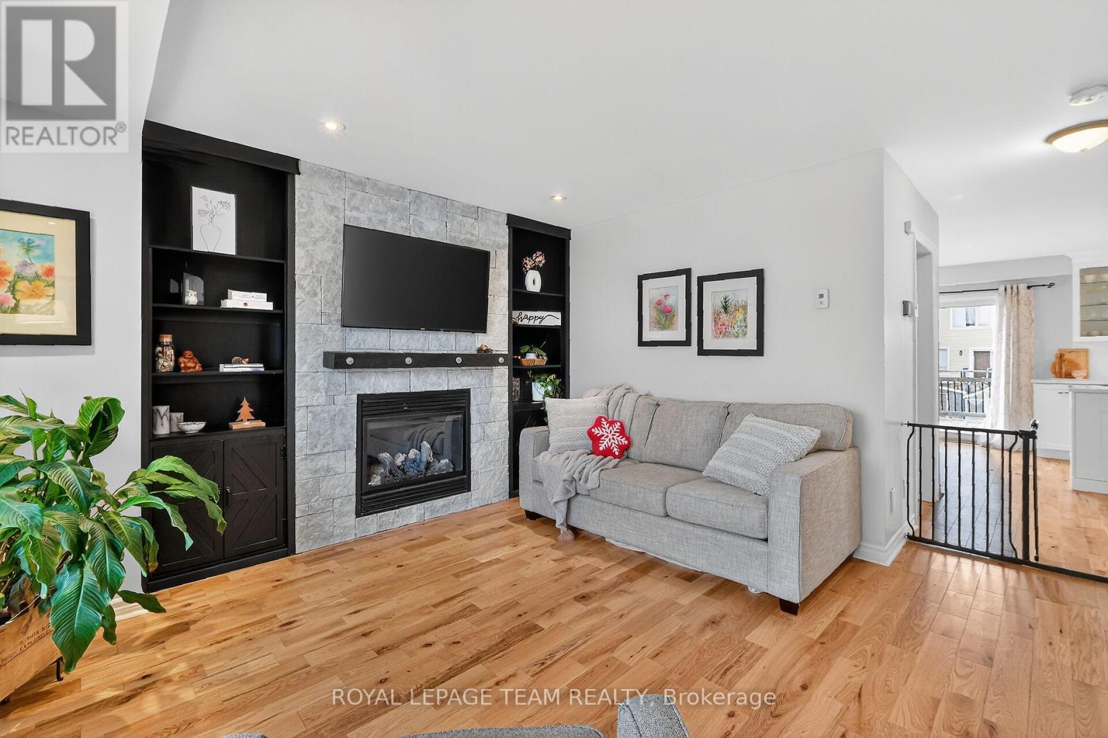 110 MAYER STREET - 6