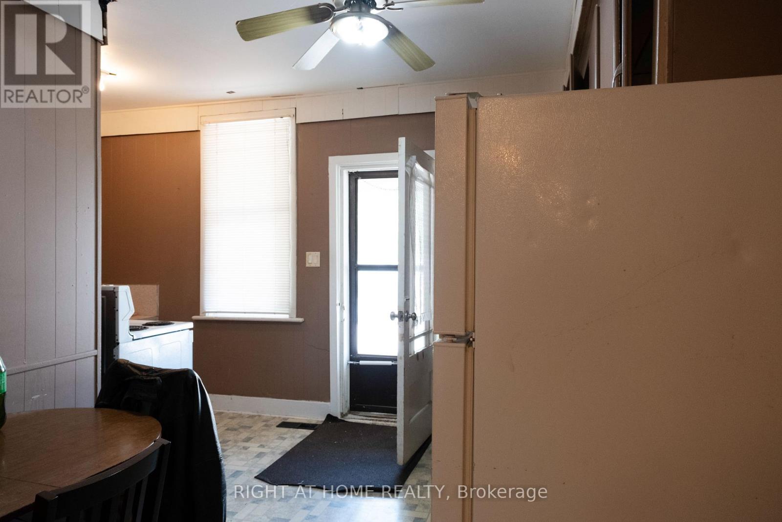 229 ELGIN STREET W - 24