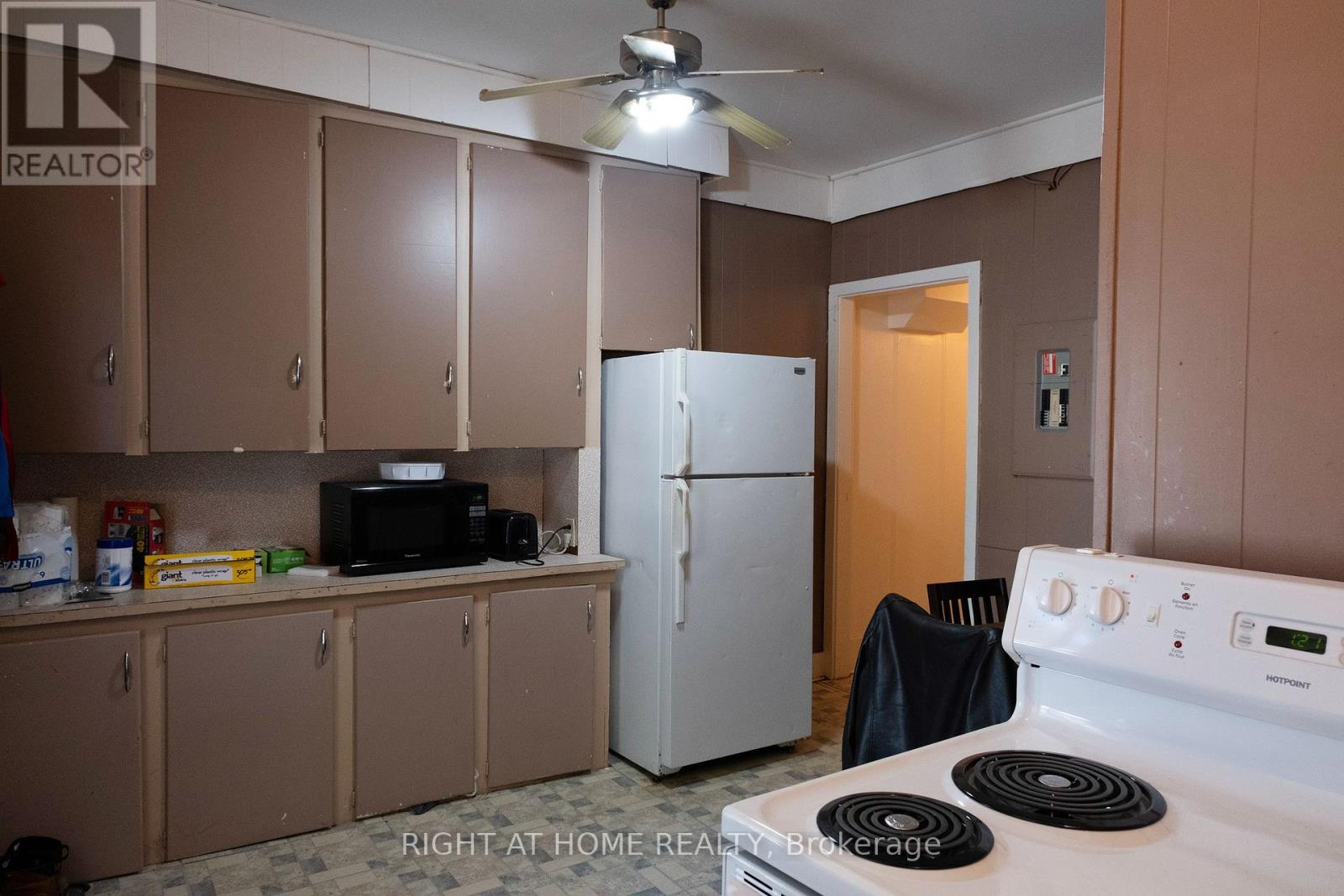 229 ELGIN STREET W - 25