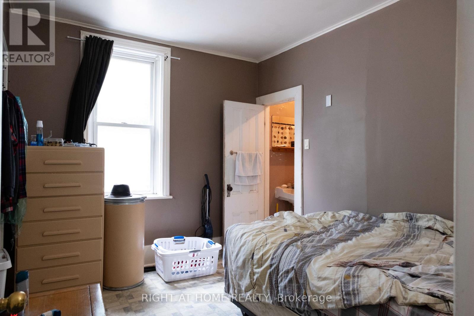 229 ELGIN STREET W - 27