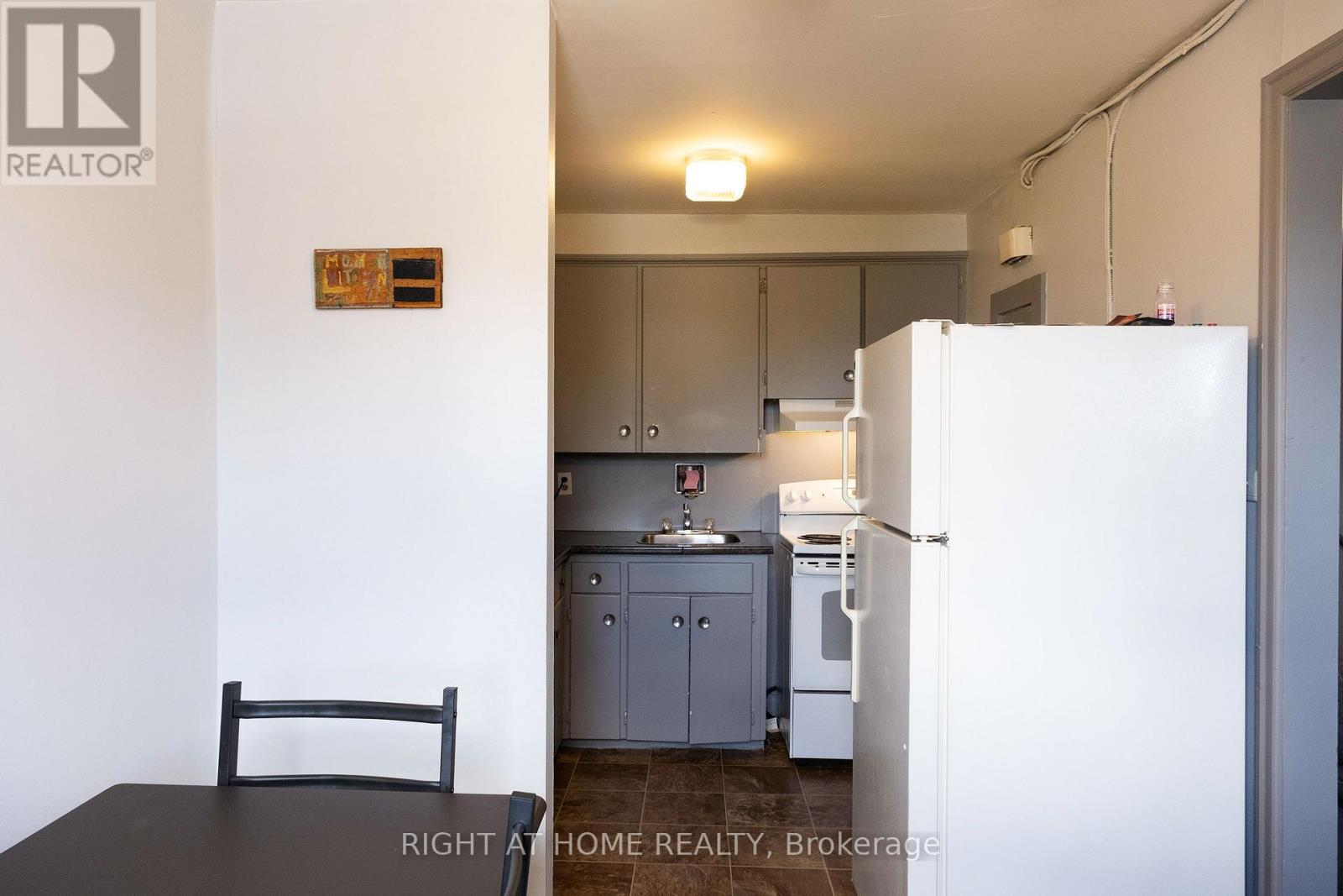 229 ELGIN STREET W - 5