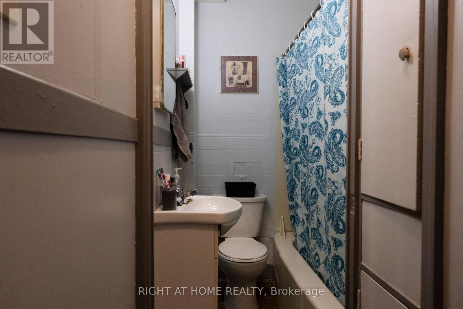 229 ELGIN STREET W - 9