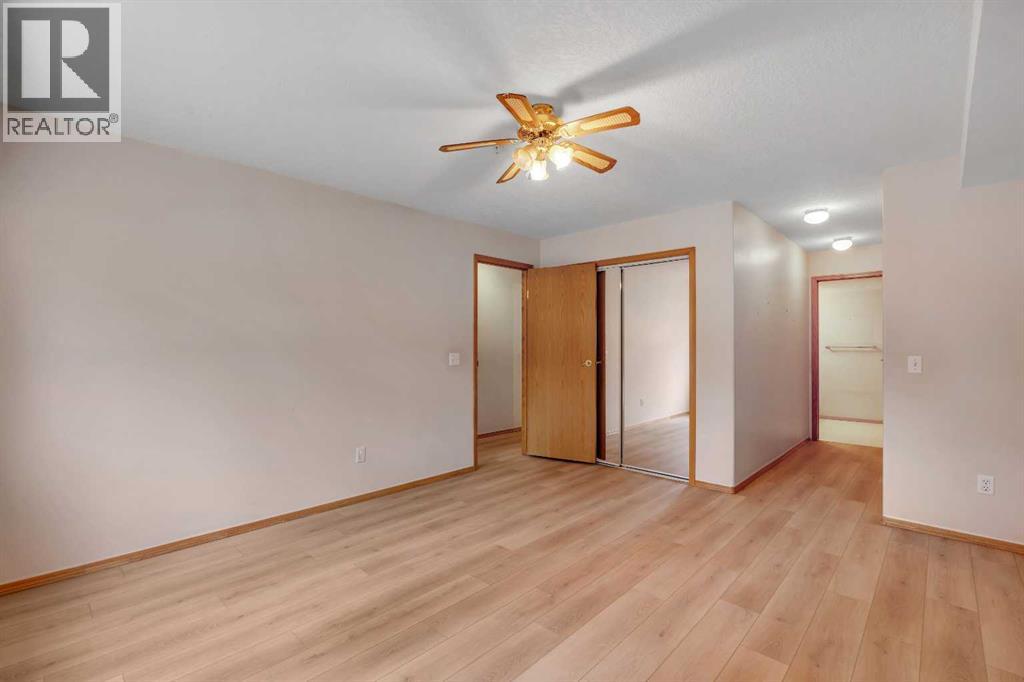 Single Family House for Sale in   Sierra Morena Boulevard SW Signal Hill Calgary 