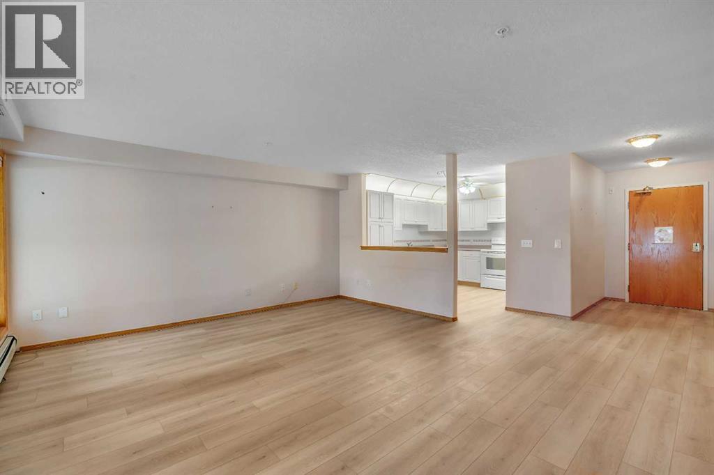 Single Family House for Sale in   Sierra Morena Boulevard SW Signal Hill Calgary 