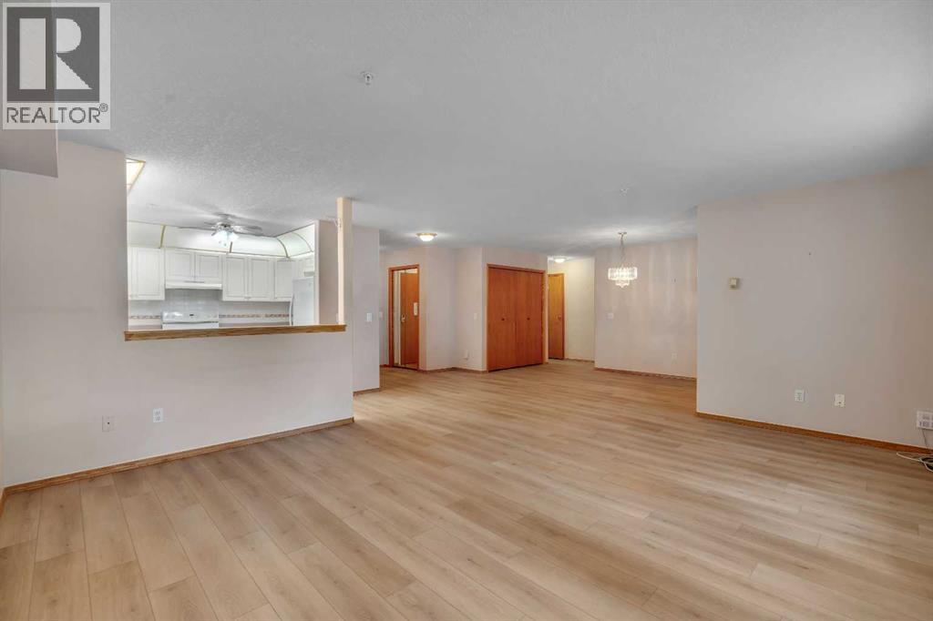 Single Family House for Sale in   Sierra Morena Boulevard SW Signal Hill Calgary 