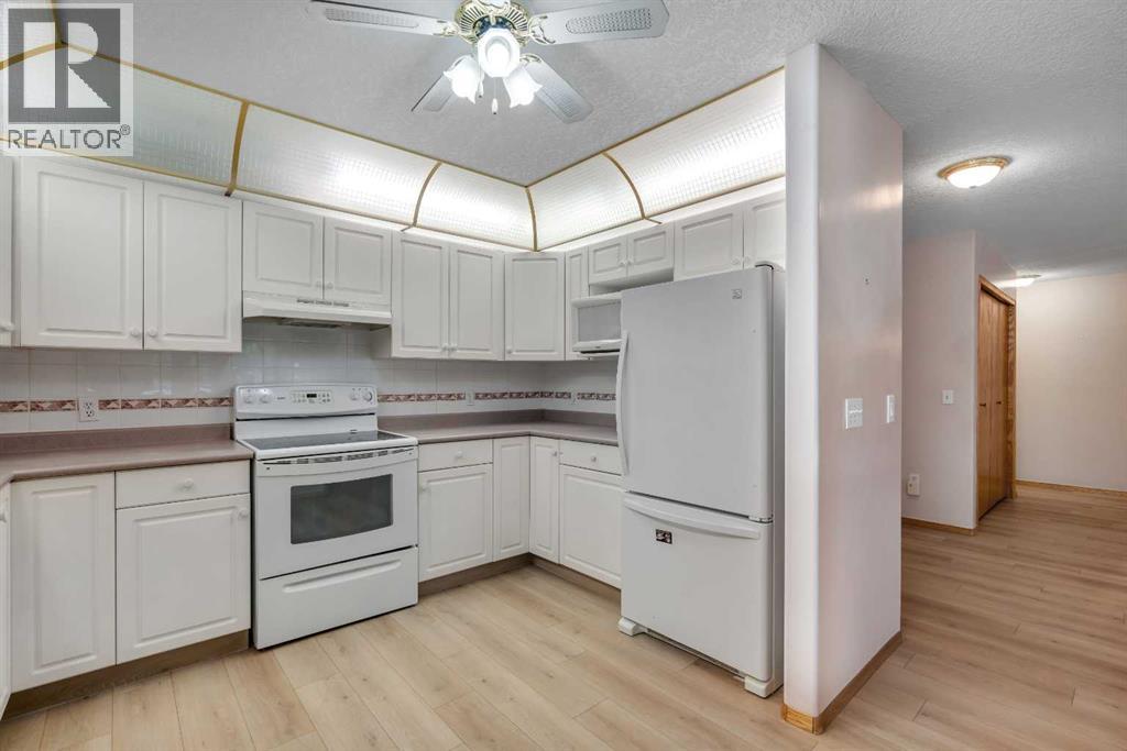 Single Family House for Sale in   Sierra Morena Boulevard SW Signal Hill Calgary 