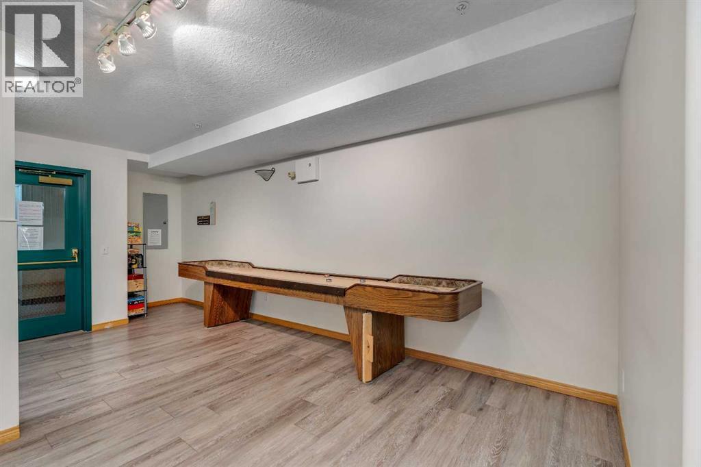 Single Family House for Sale in   Sierra Morena Boulevard SW Signal Hill Calgary 