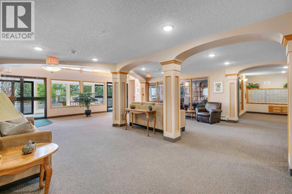 Single Family House for Sale in   Sierra Morena Boulevard SW Signal Hill Calgary 