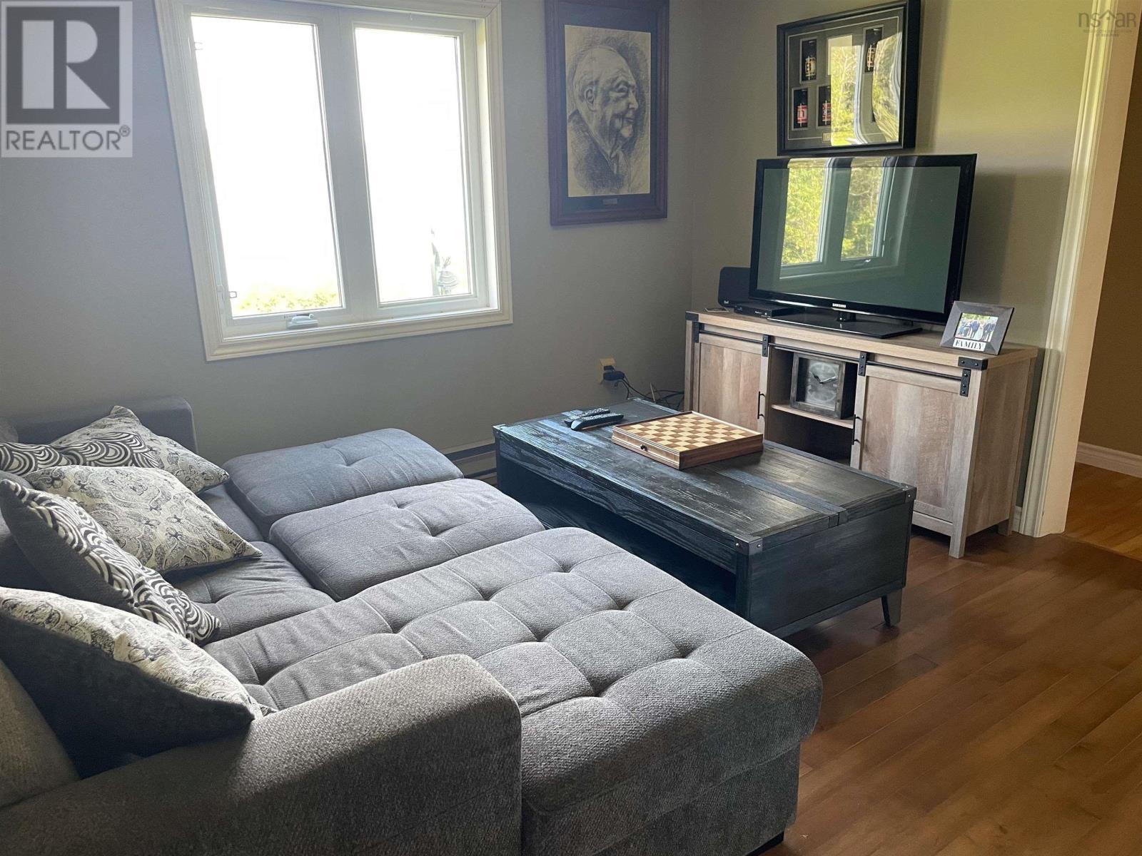 Property 18 of 30 of 3836 105 Highway