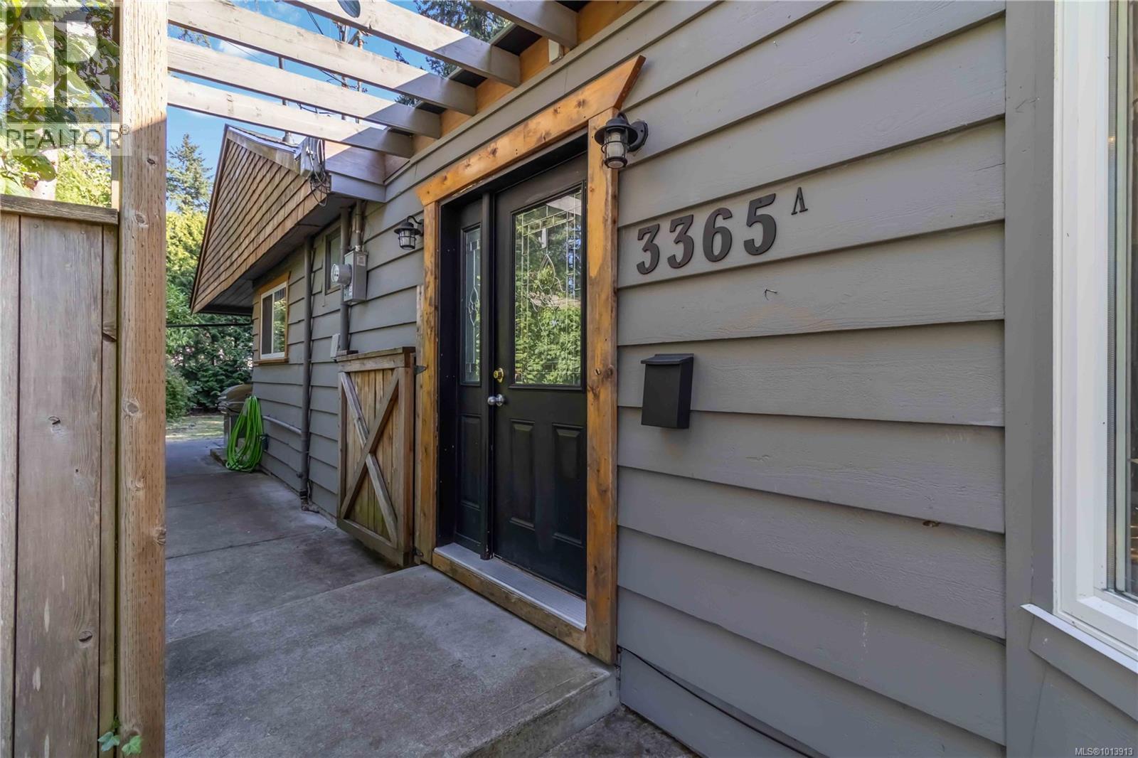 A 3365 Painter Rd, Colwood