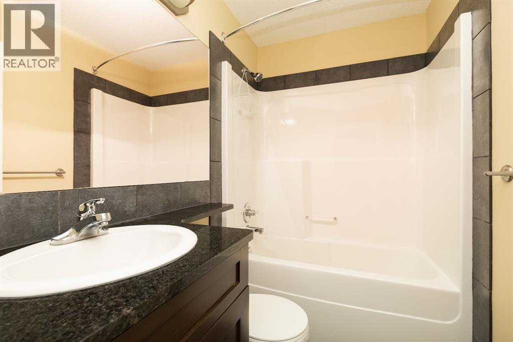 Single Family House for Sale in  Mt Sundance Manor W Sunridge Lethbridge 