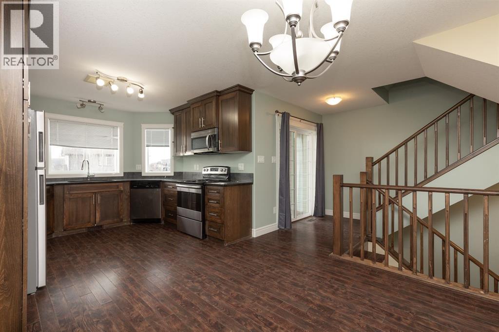 Single Family House for Sale in  Mt Sundance Manor W Sunridge Lethbridge 
