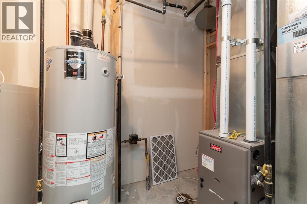 Single Family House for Sale in  Mt Sundance Manor W Sunridge Lethbridge 