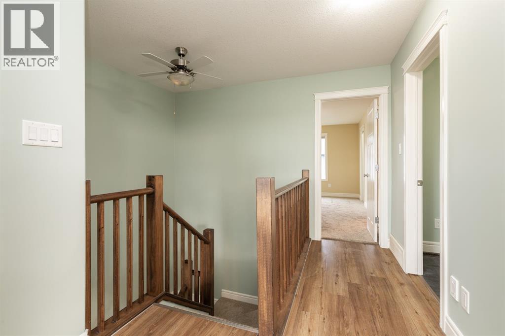 Single Family House for Sale in  Mt Sundance Manor W Sunridge Lethbridge 