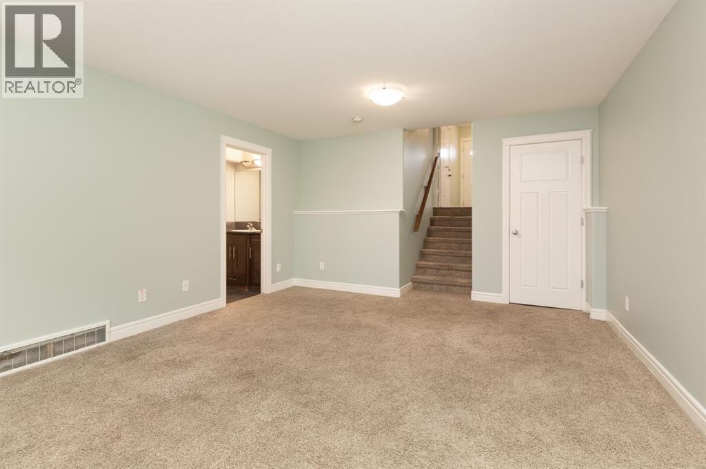 Single Family House for Sale in  Mt Sundance Manor W Sunridge Lethbridge 