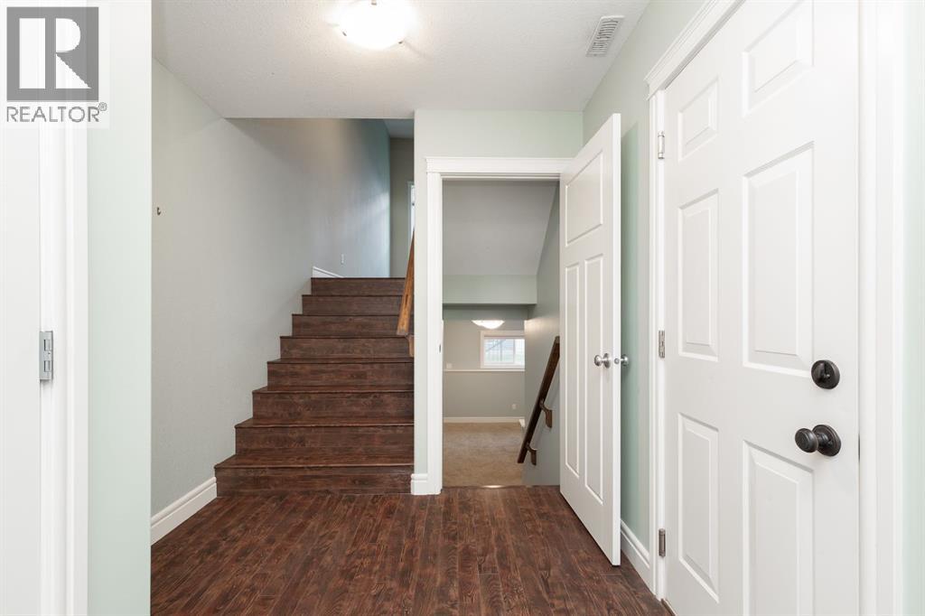 Single Family House for Sale in  Mt Sundance Manor W Sunridge Lethbridge 