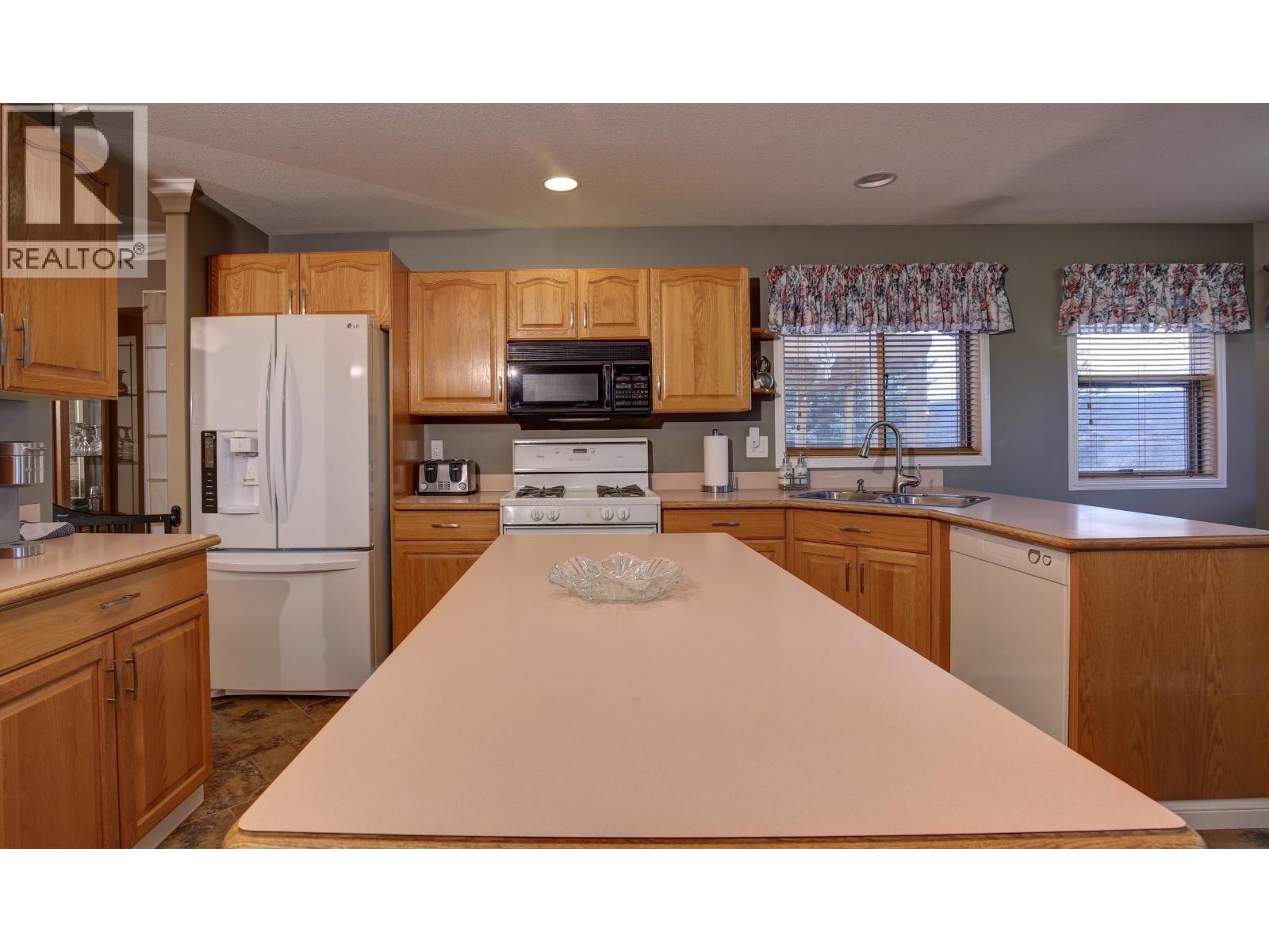 599 PEARKES DRIVE, Williams Lake