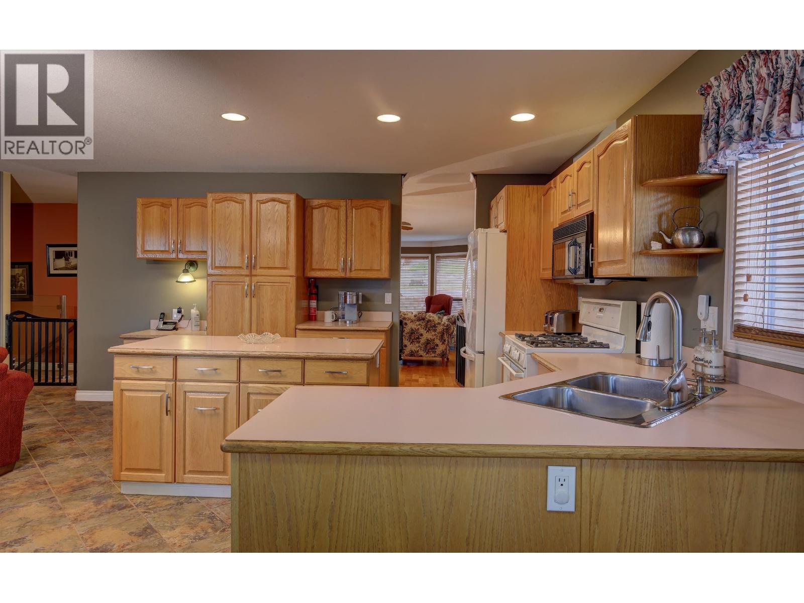 599 PEARKES DRIVE, Williams Lake