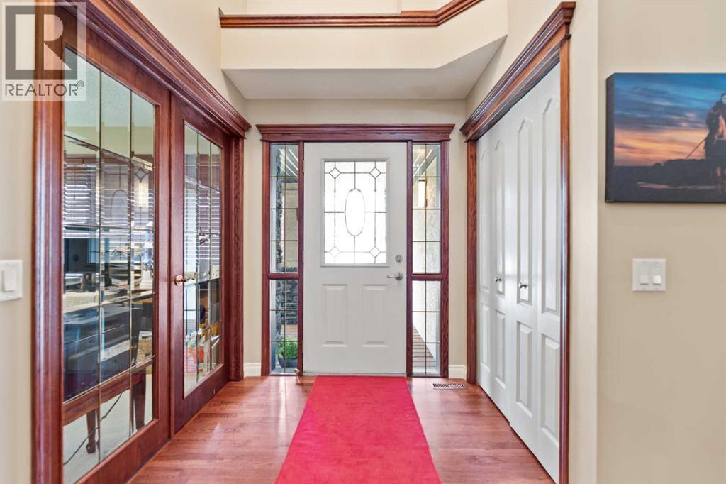 Single Family House for Sale in  Sienna Park Drive SW Signal Hill Calgary 