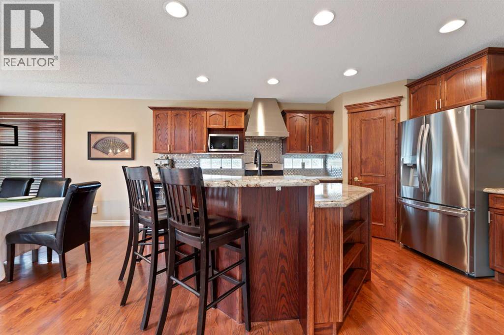 Single Family House for Sale in  Sienna Park Drive SW Signal Hill Calgary 