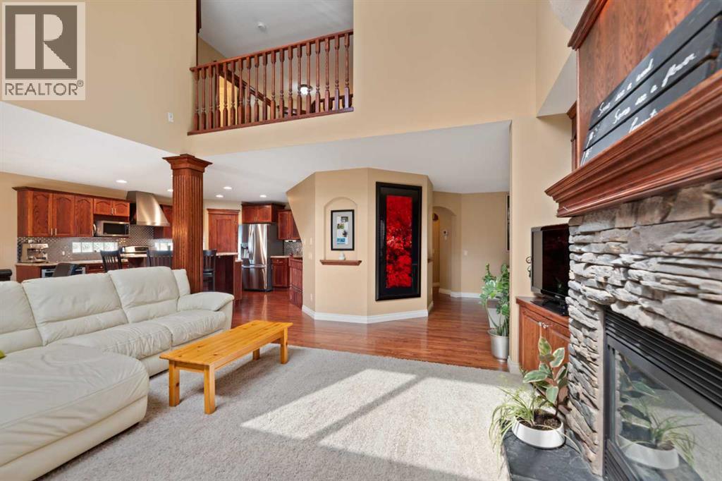 Single Family House for Sale in  Sienna Park Drive SW Signal Hill Calgary 