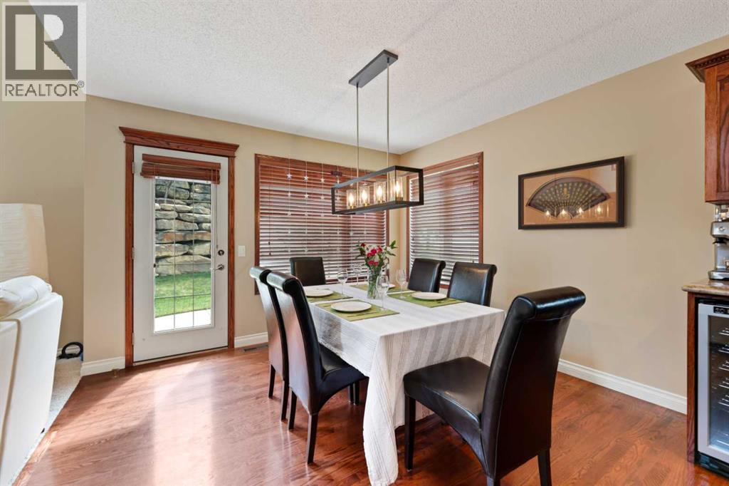 Single Family House for Sale in  Sienna Park Drive SW Signal Hill Calgary 