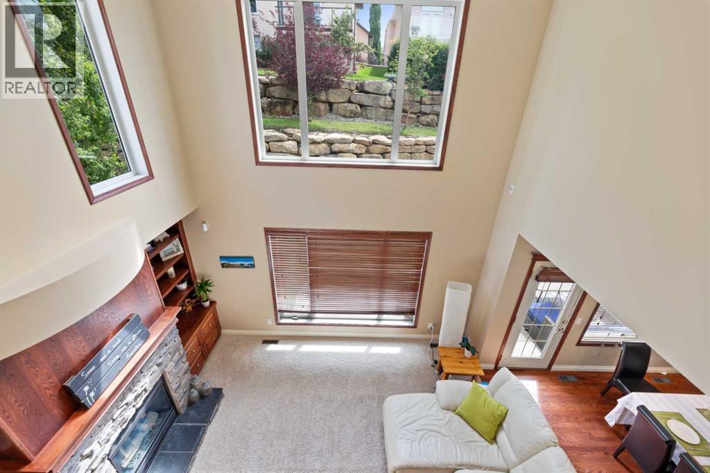 Single Family House for Sale in  Sienna Park Drive SW Signal Hill Calgary 