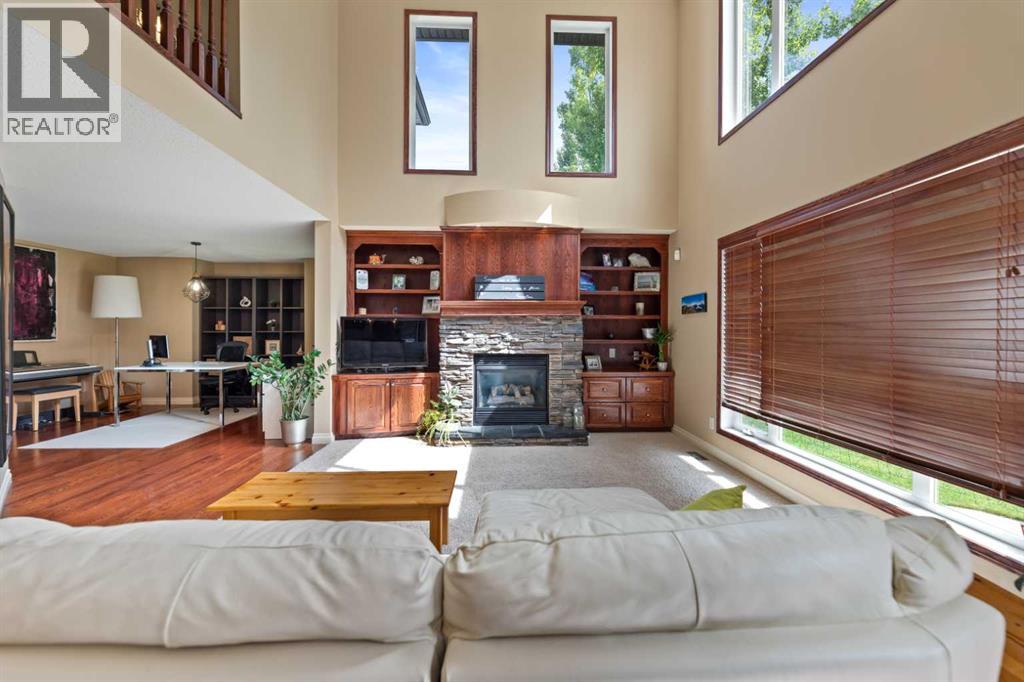 Single Family House for Sale in  Sienna Park Drive SW Signal Hill Calgary 