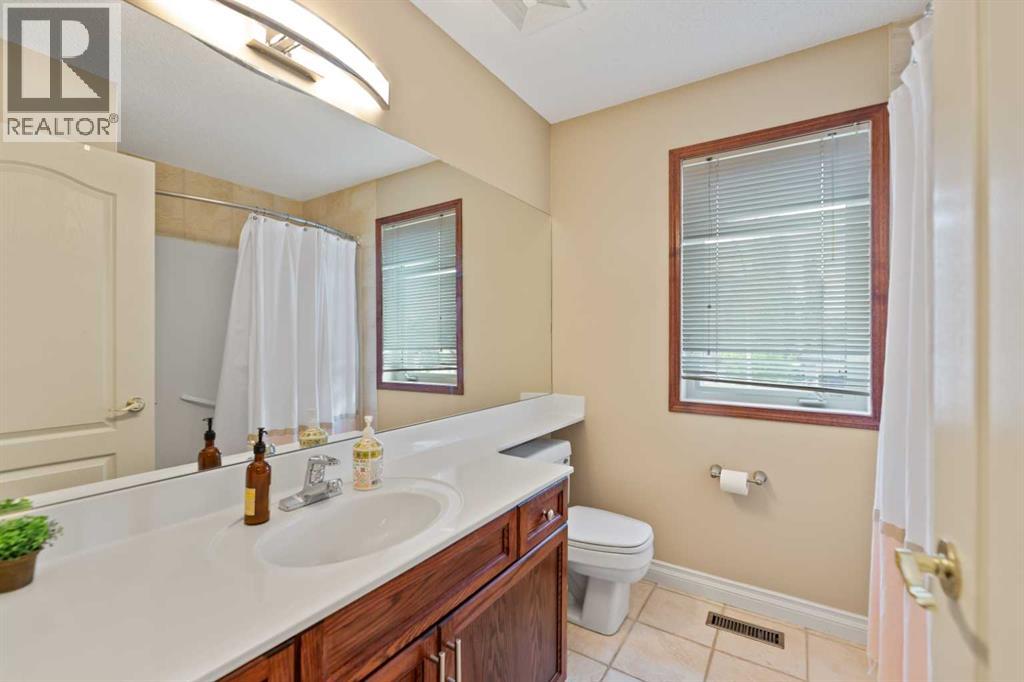 Single Family House for Sale in  Sienna Park Drive SW Signal Hill Calgary 