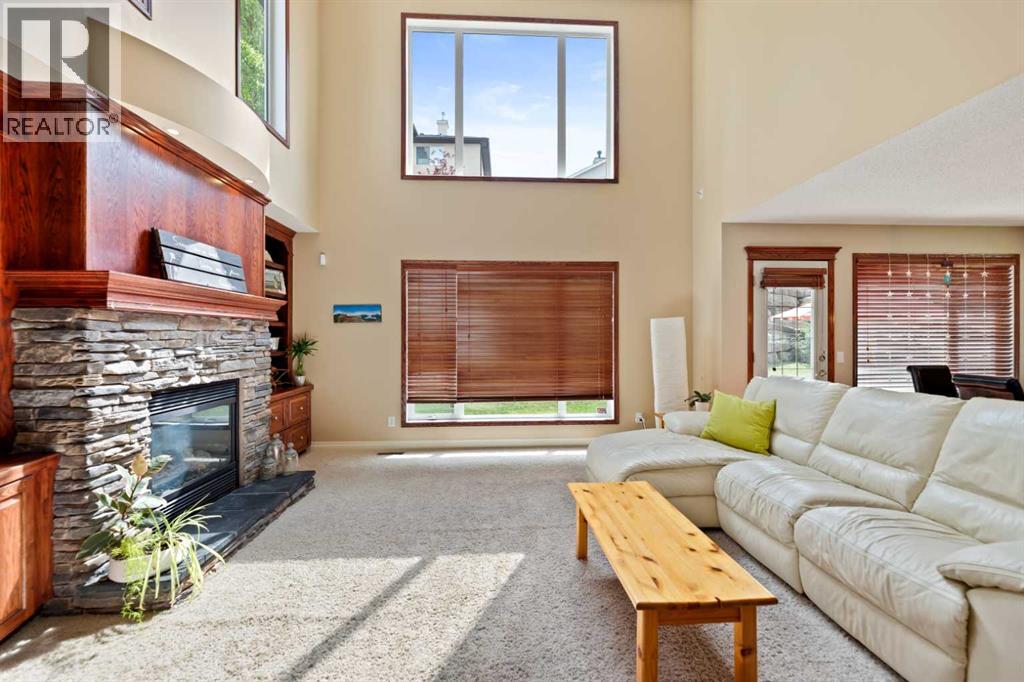 Single Family House for Sale in  Sienna Park Drive SW Signal Hill Calgary 