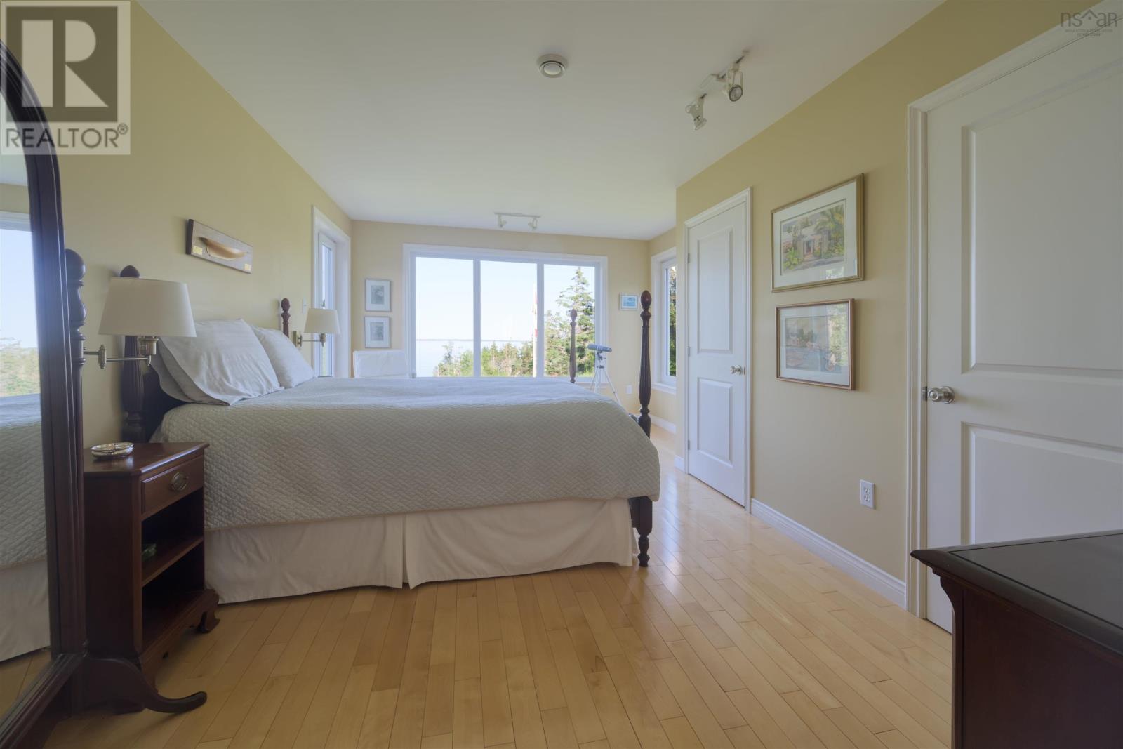 Property 25 of 48 of 55 Lintlops Road