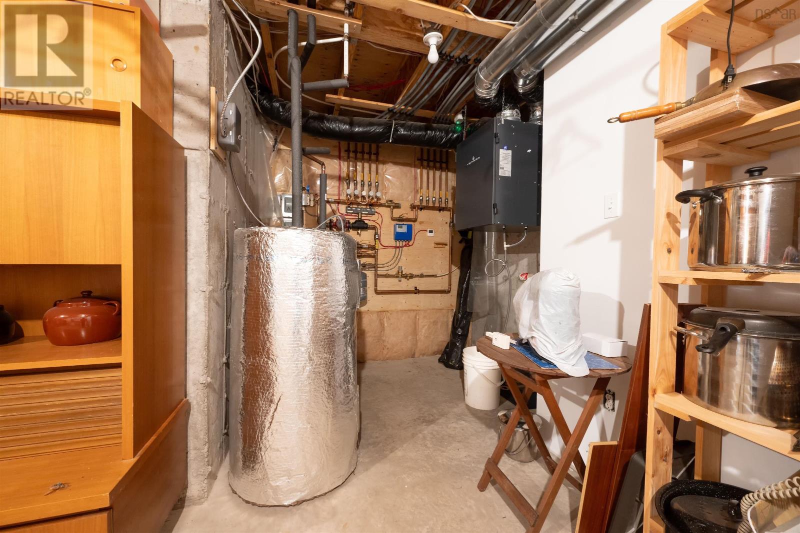 Property 36 of 48 of 55 Lintlops Road