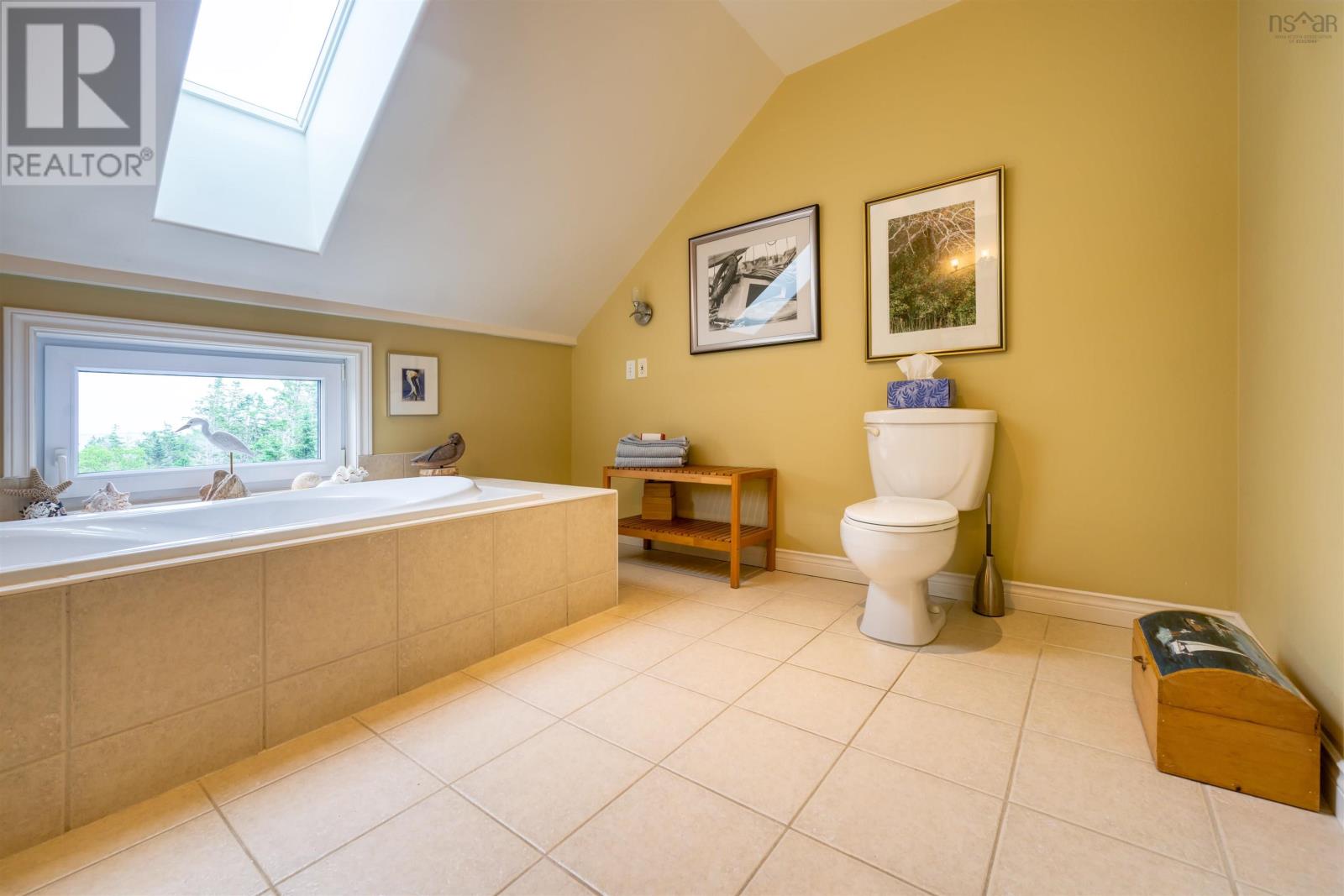 Property 28 of 48 of 55 Lintlops Road