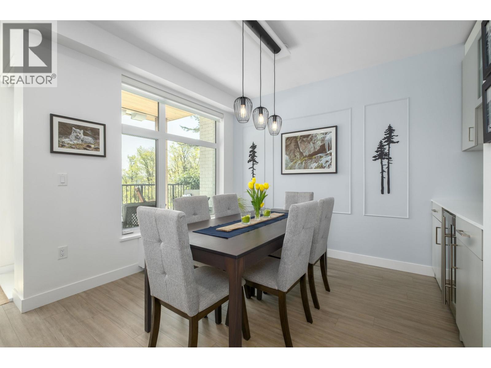 111 747 E 3RD STREET, North Vancouver