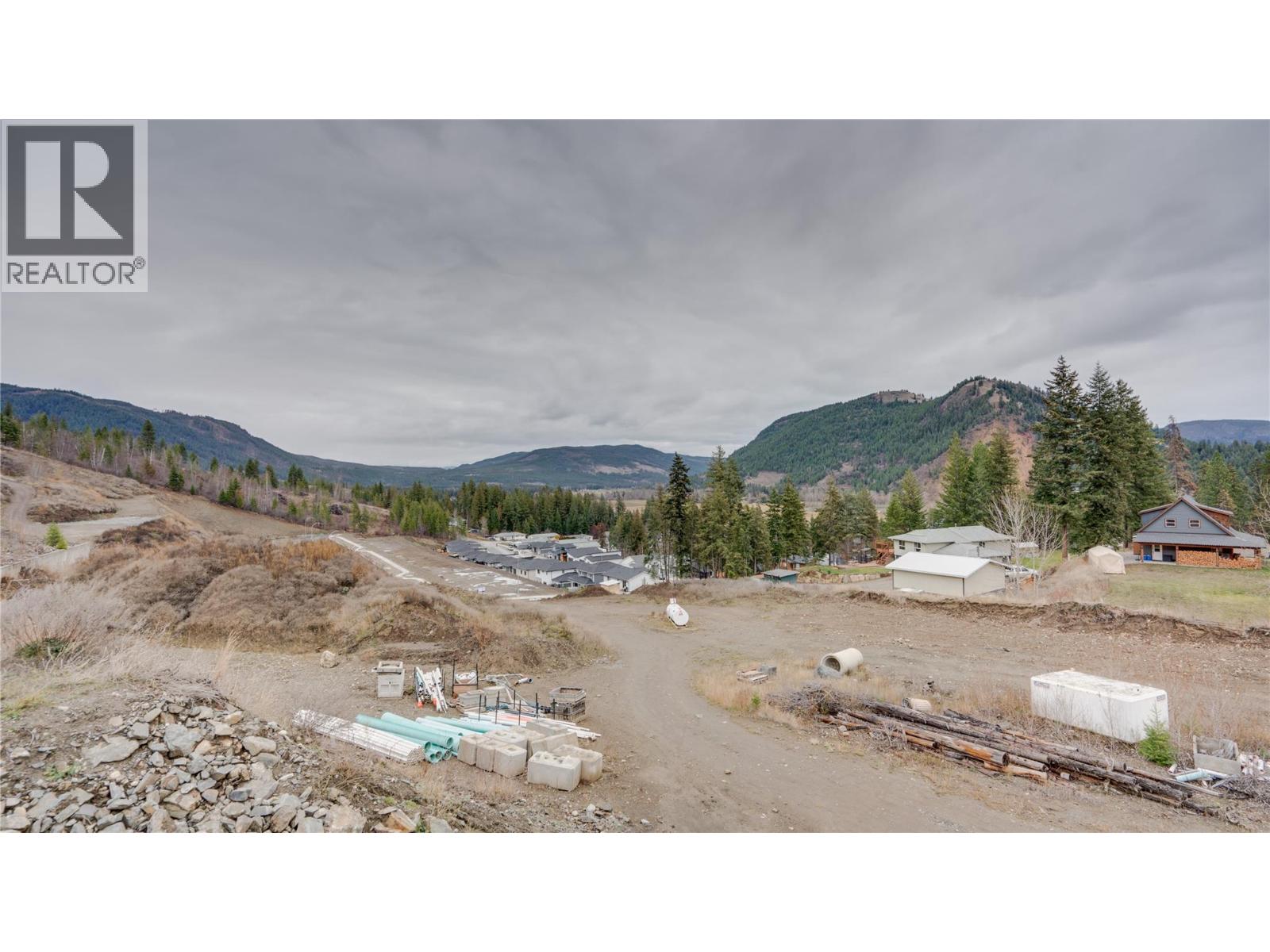 2123 Mountain View Avenue, Lumby