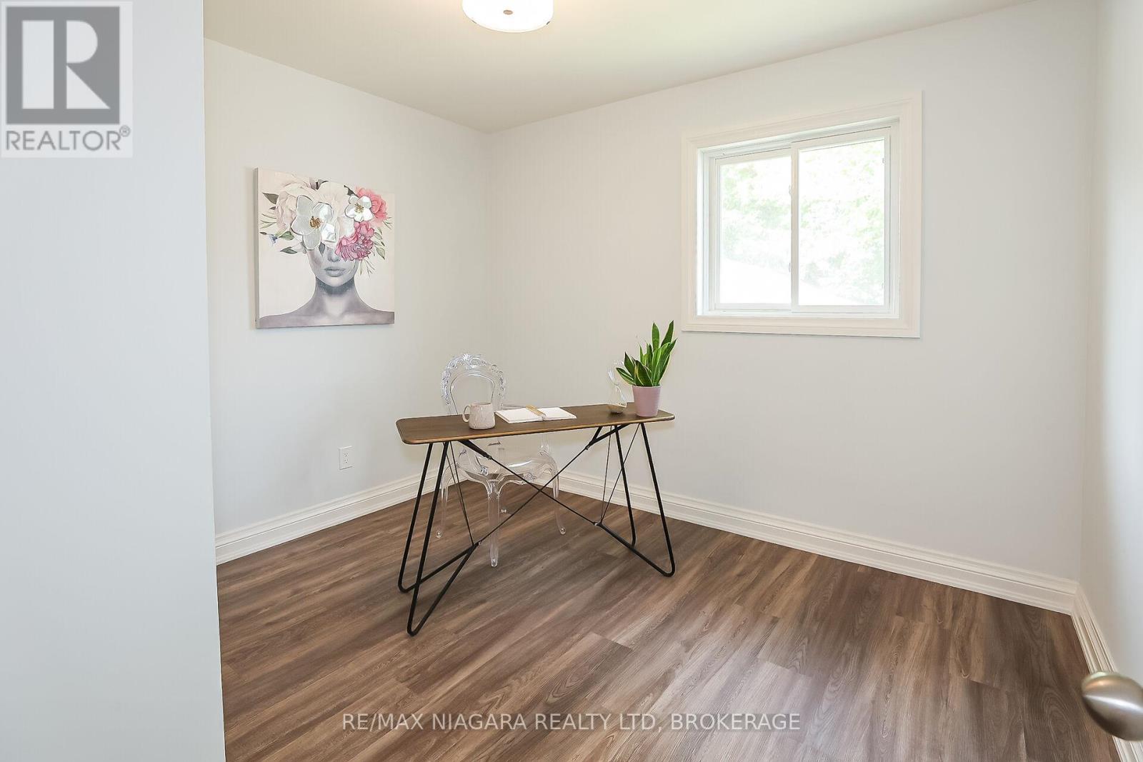 261 VINE STREET - 19