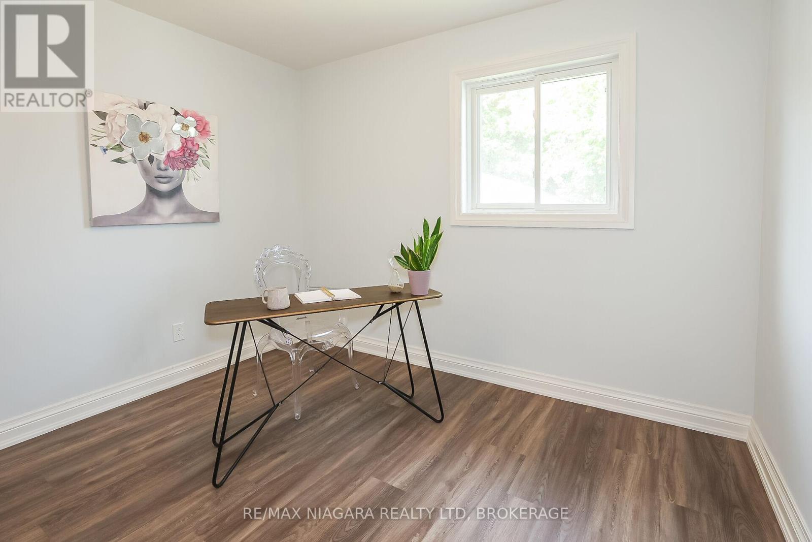 261 VINE STREET - 20