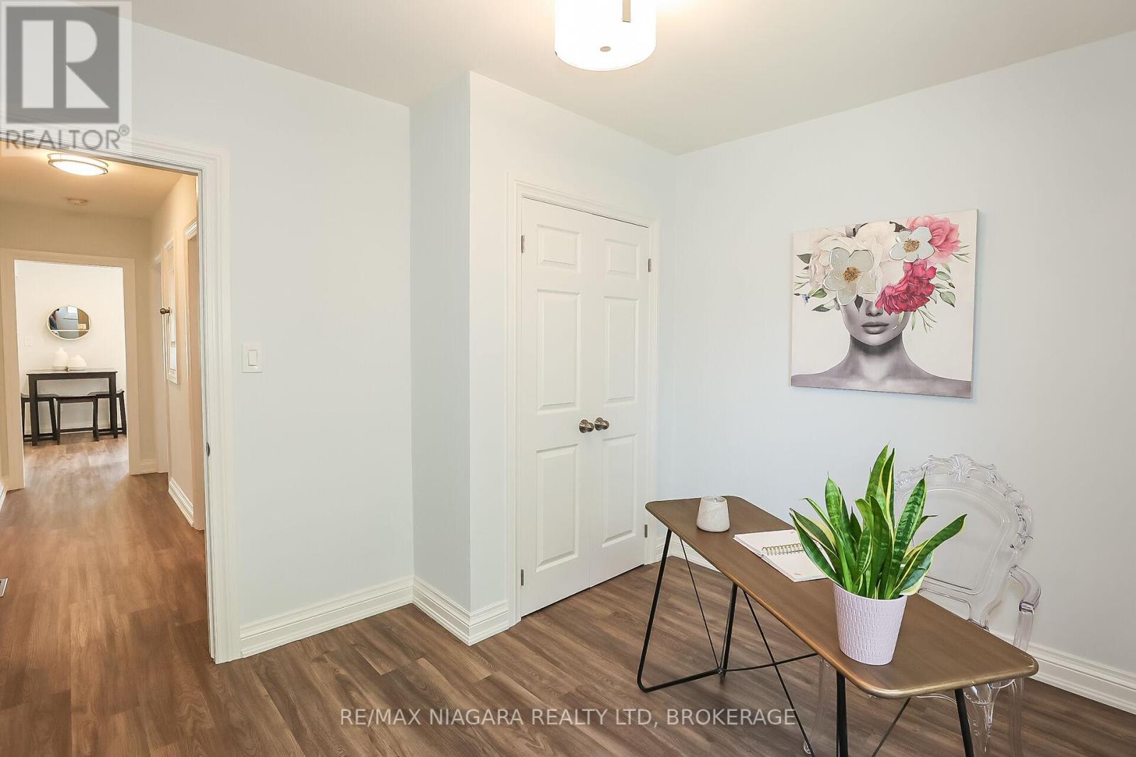 261 VINE STREET - 22
