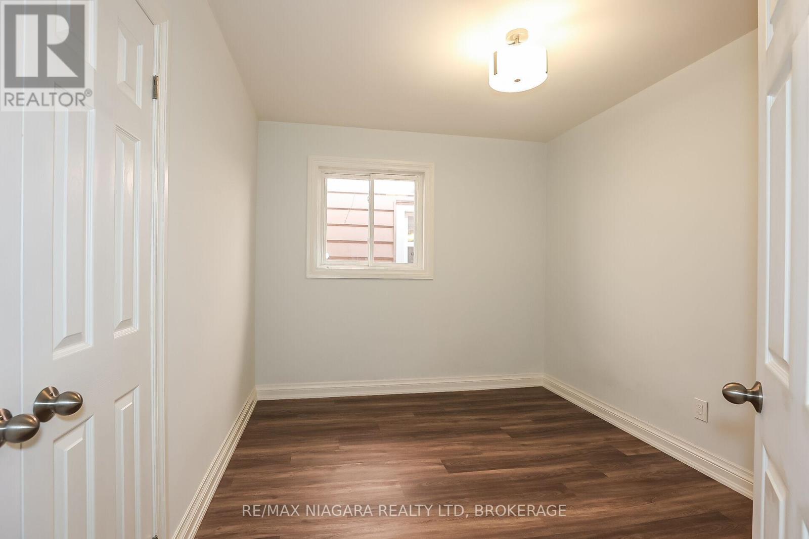 261 VINE STREET - 23