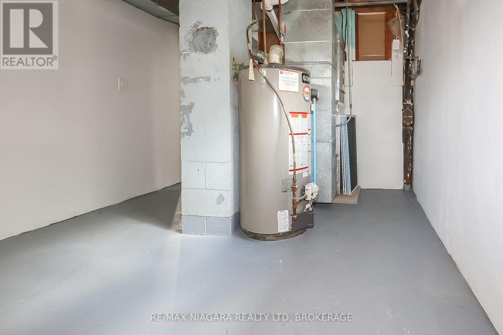 261 VINE STREET - 32