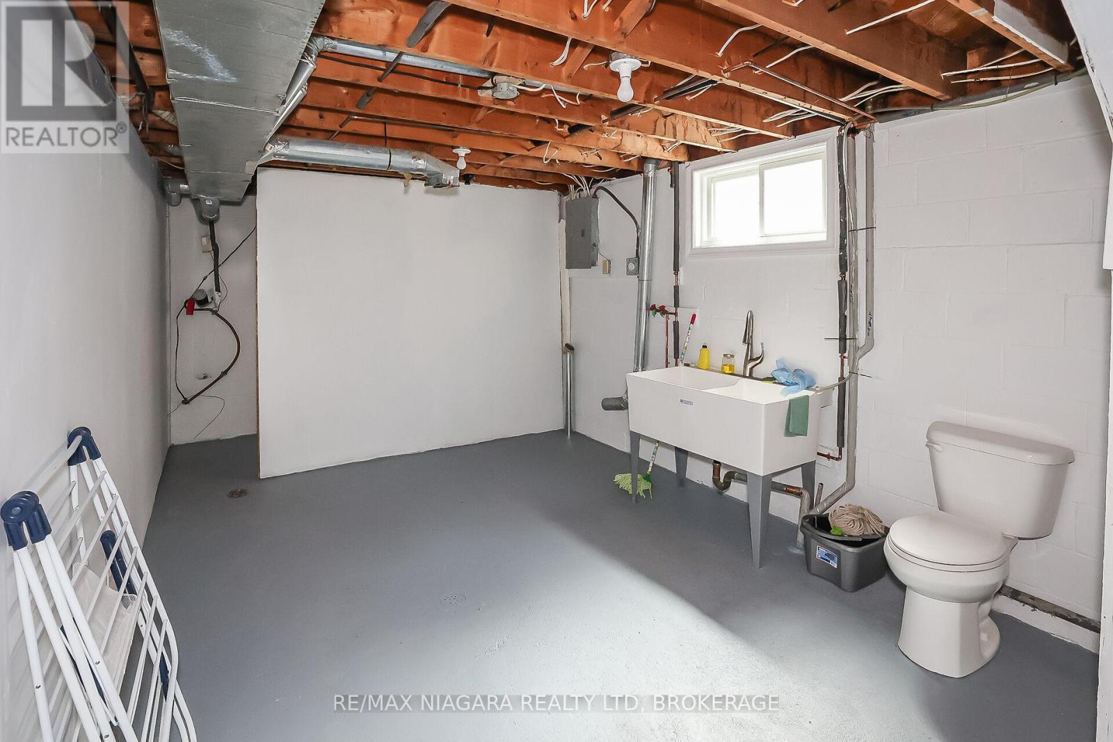 261 VINE STREET - 34