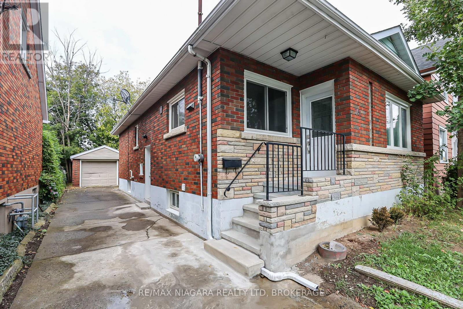 261 VINE STREET - 6