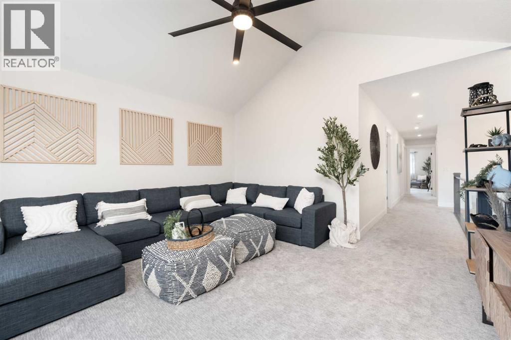 8 Vantage Drive, Cochrane