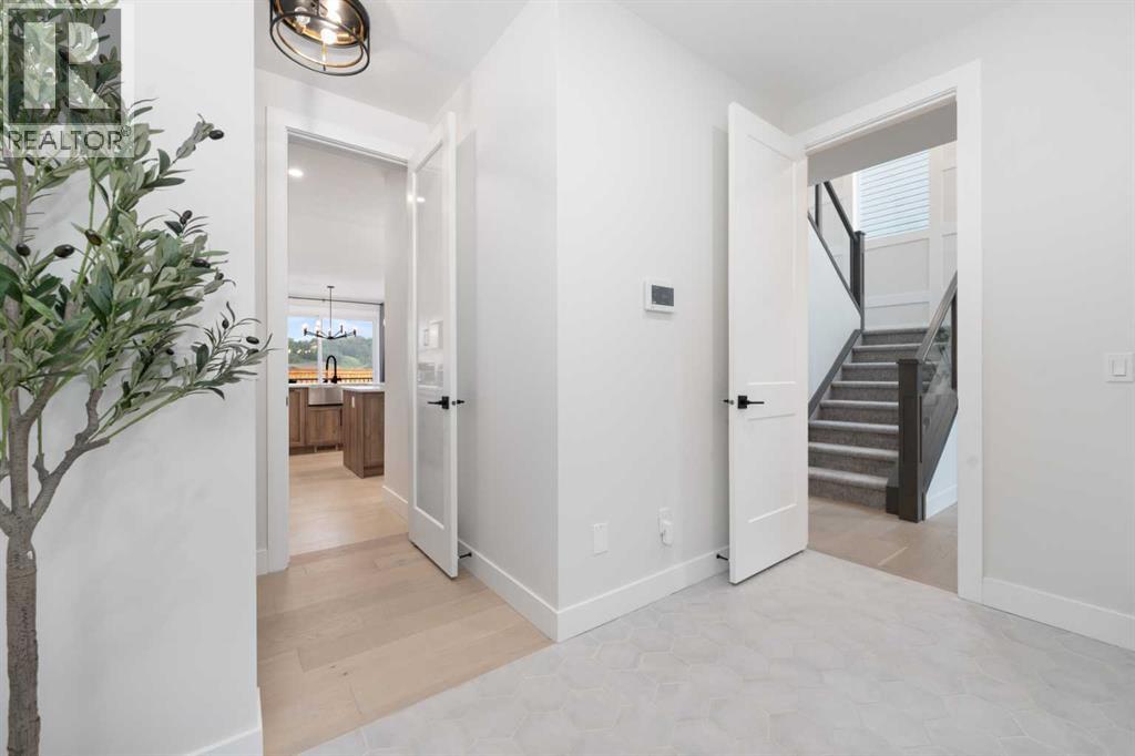 8 Vantage Drive, Cochrane