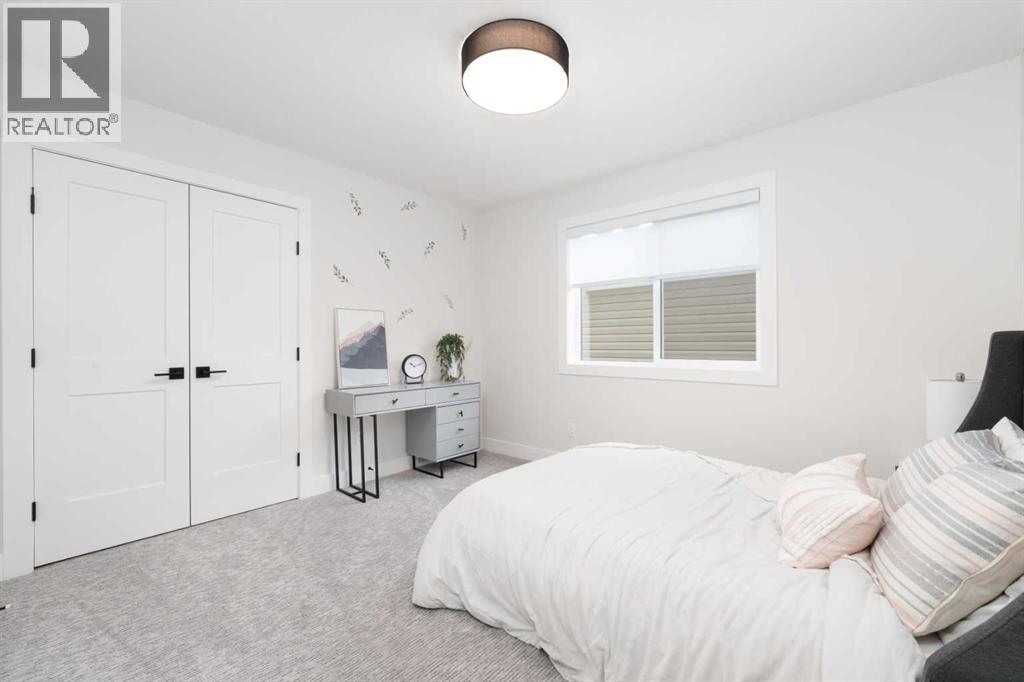 8 Vantage Drive, Cochrane