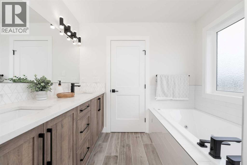 8 Vantage Drive, Cochrane