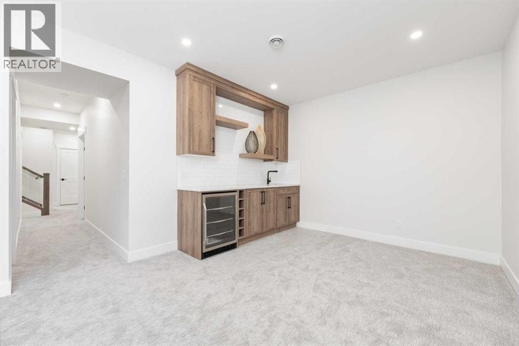 8 Vantage Drive, Cochrane