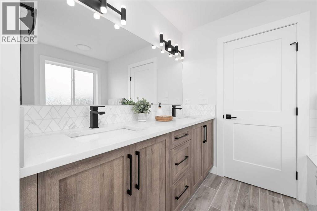 8 Vantage Drive, Cochrane