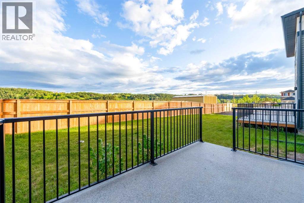 8 Vantage Drive, Cochrane