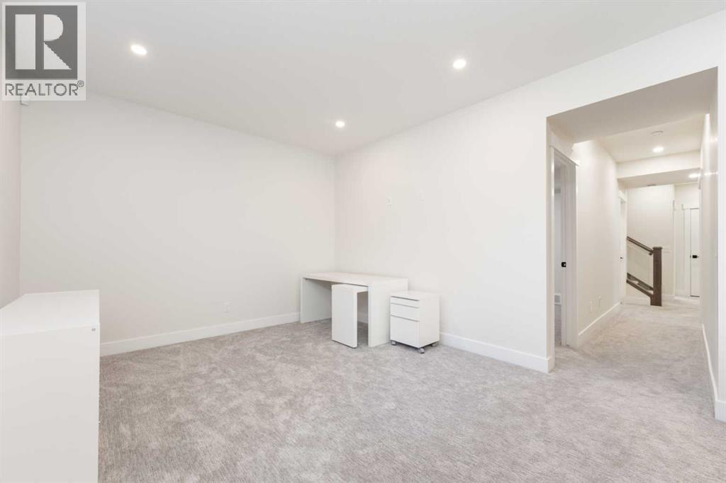 8 Vantage Drive, Cochrane